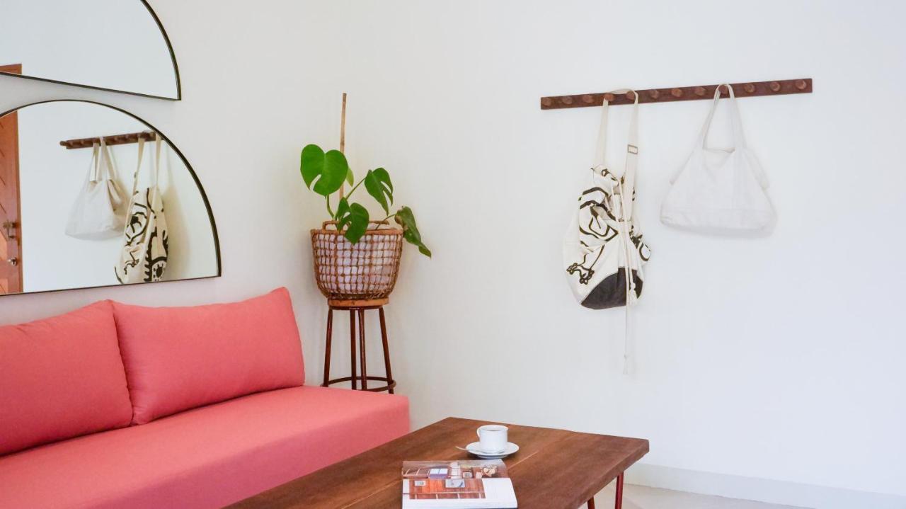Happy Together By Kresna Hospitality 세미냑 외부 사진