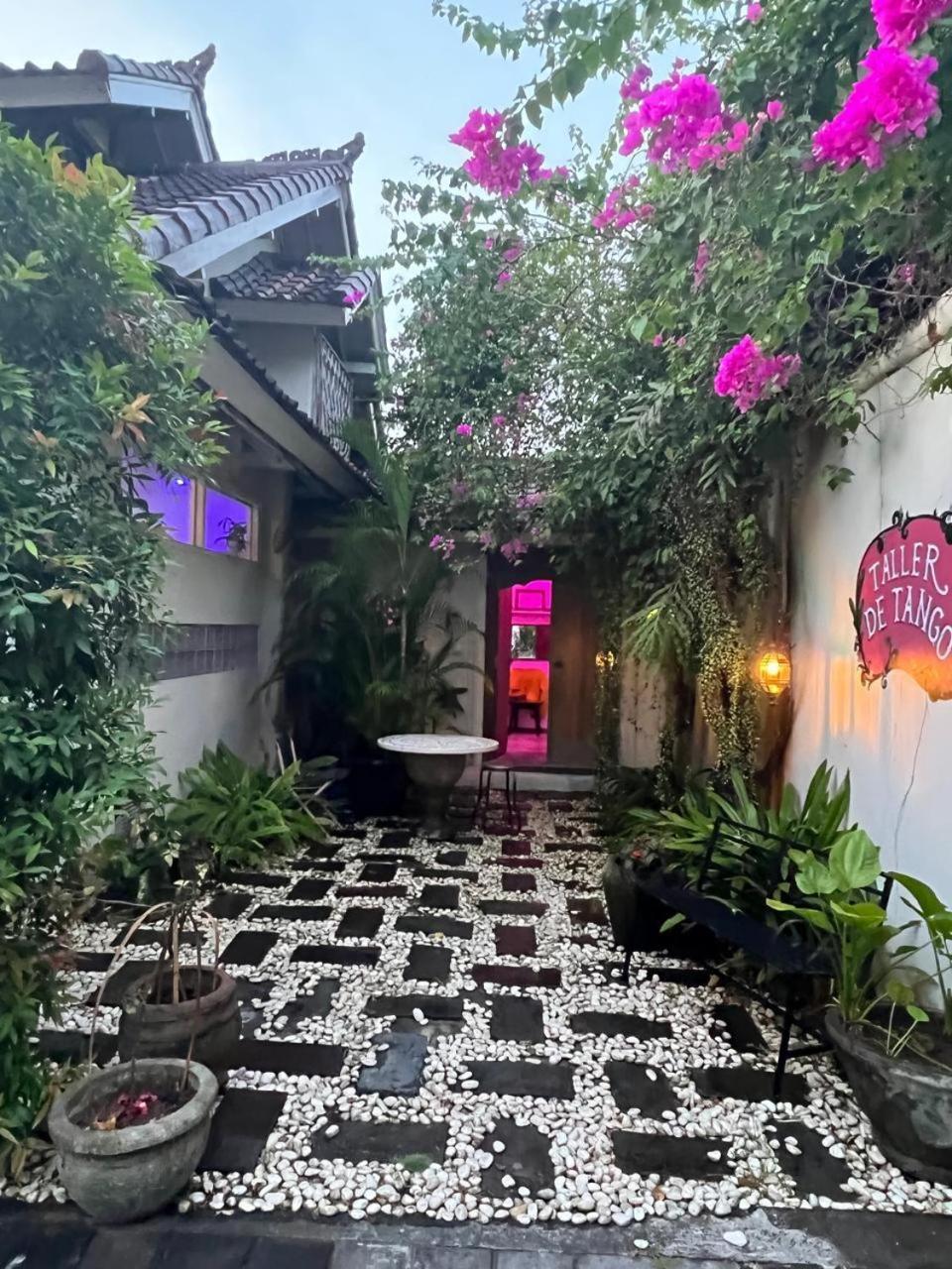 Happy Together By Kresna Hospitality 세미냑 외부 사진