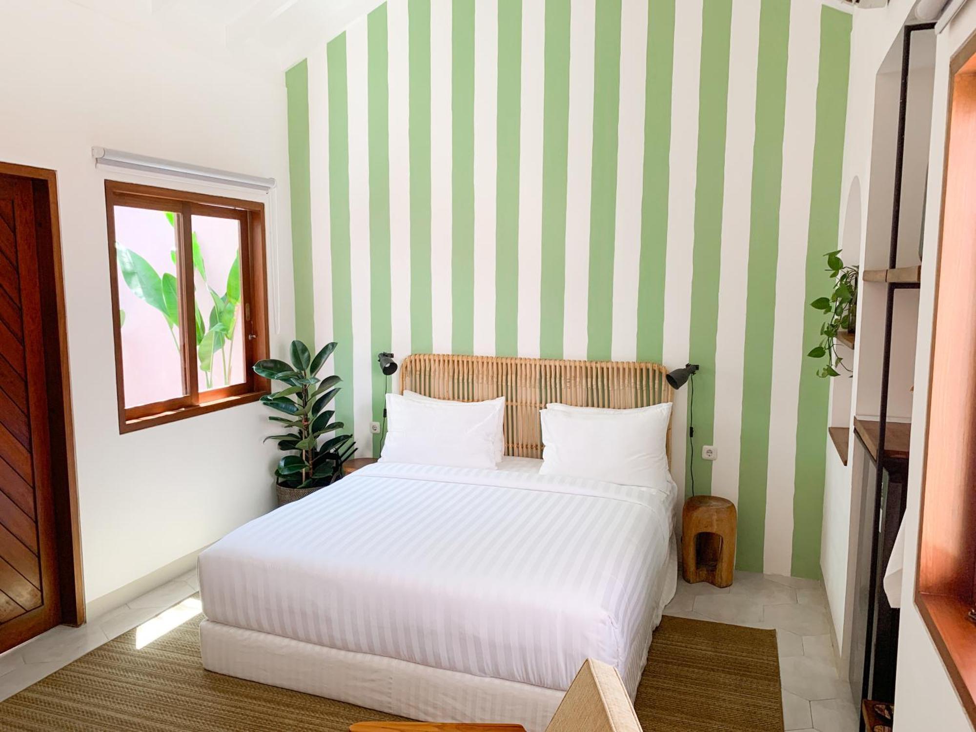 Happy Together By Kresna Hospitality 세미냑 외부 사진